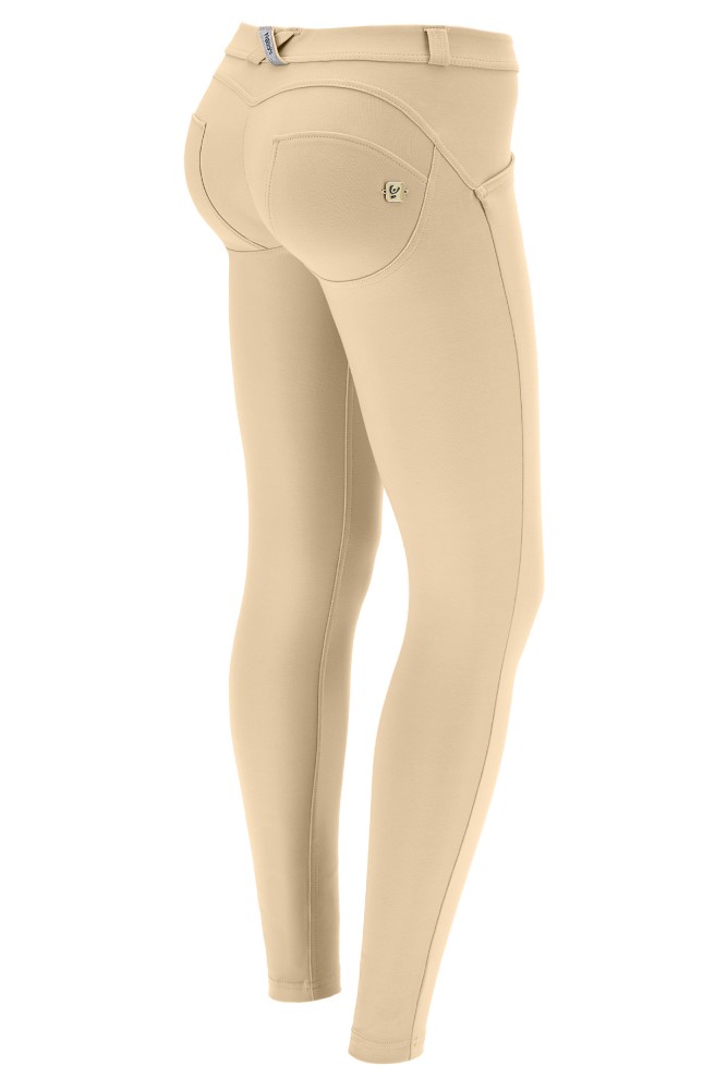 WR.UP® skinny push up hlače od organskog pamuka s niskim strukom