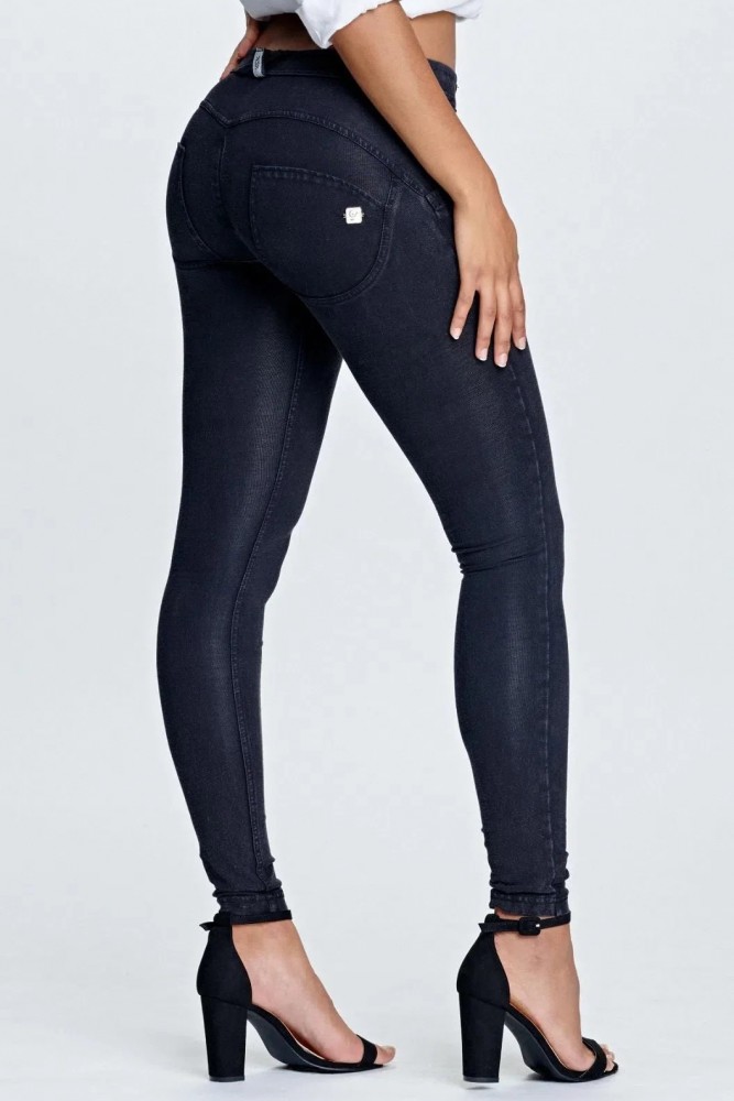 WR.UP®, NORMALEN PAS, SKINNY, IZ EKOLOŠKE  TKANINE Z DENIM EFEKTOM, ČRN Z ČRNIMI ŠIVI