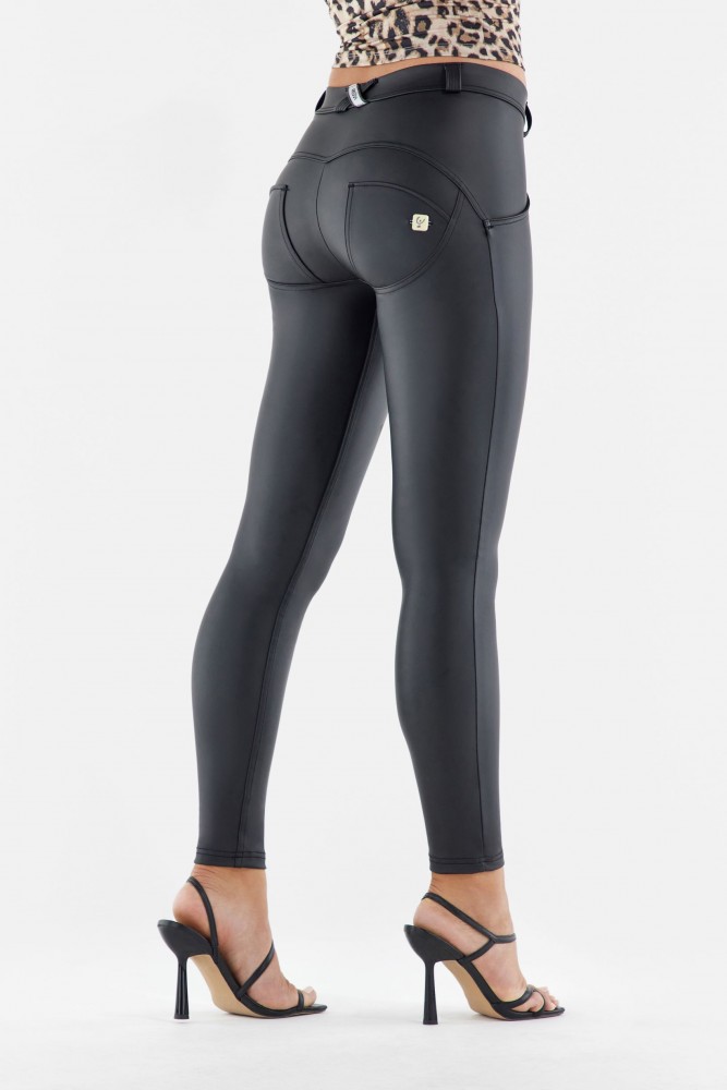 WR.UP®  HLAČE IZ EKOLOŠKEGA USNJA V NORMALNEM PASU