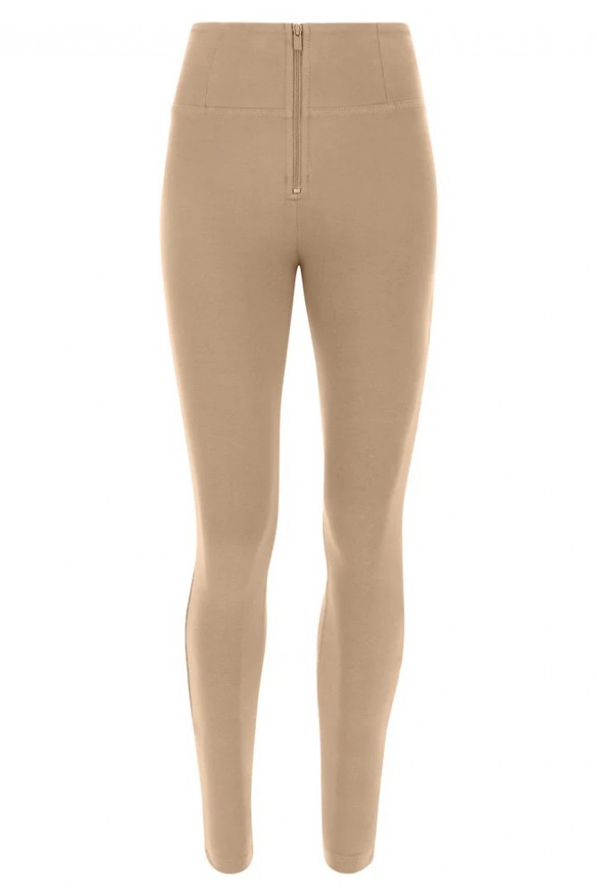 WR.UP® skinny hlače push-up z visokim pasom iz organskega bombaža, SS26