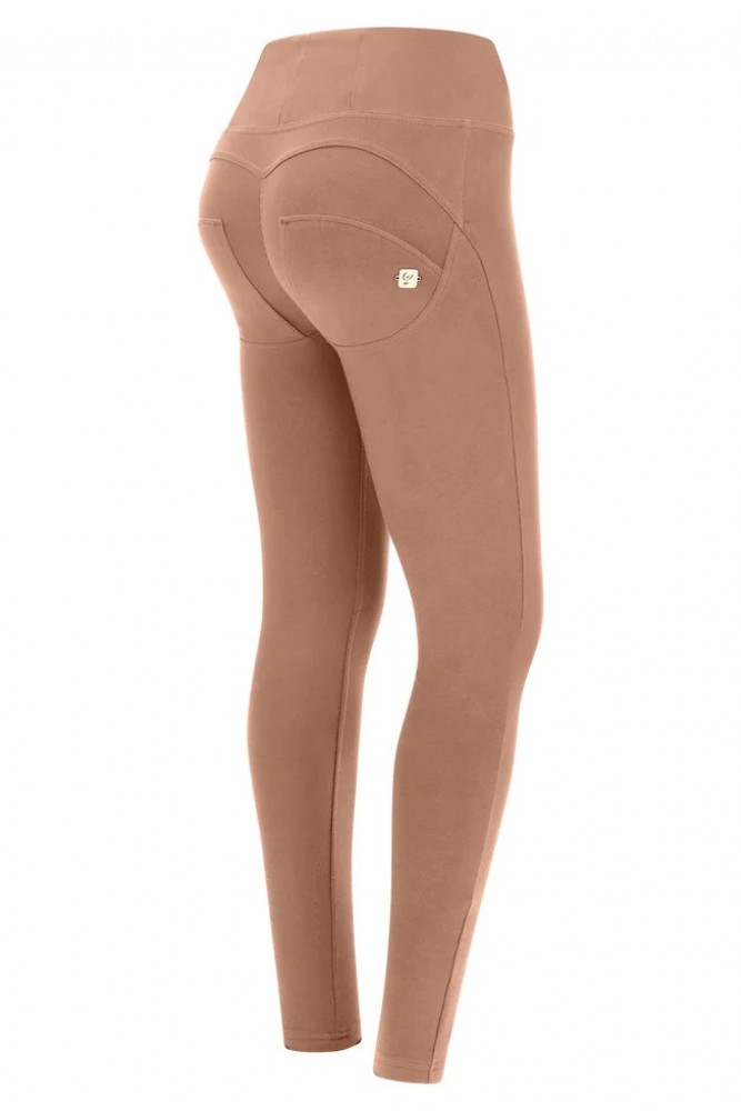 WR.UP® skinny hlače push-up z visokim pasom iz organskega bombaža, SS26