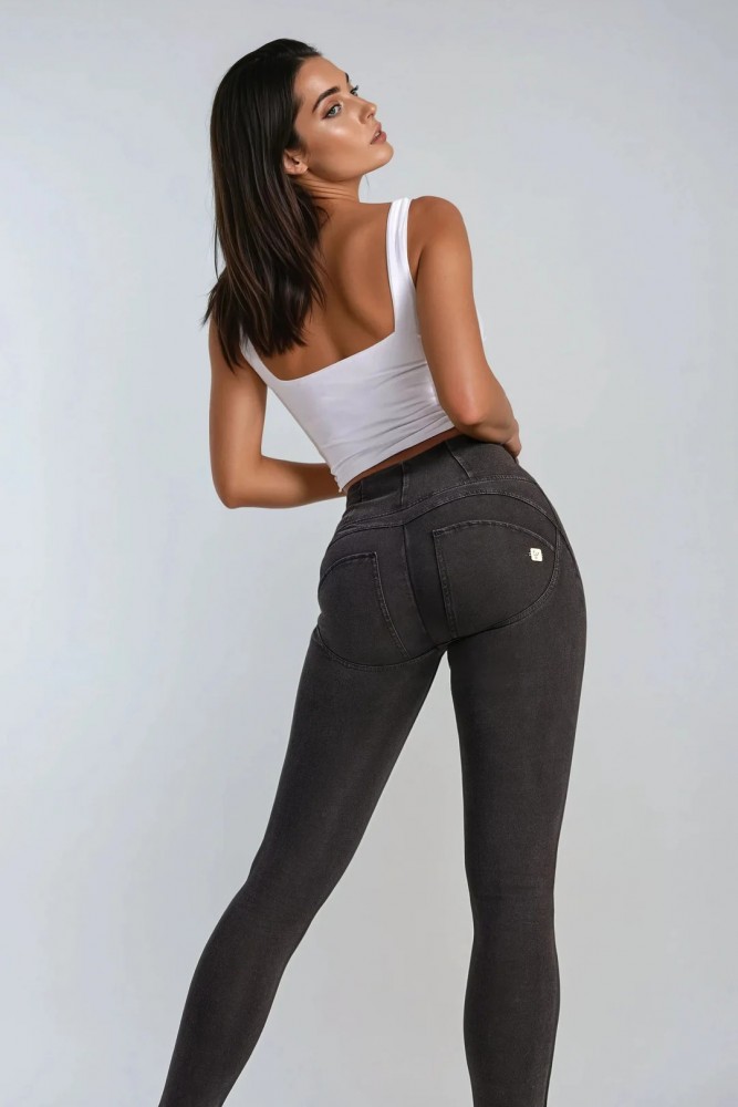 WR.UP® traper, visoki struk, normalna dužina, s patentnim zatvaračem, tamno plave s plavim šavovima