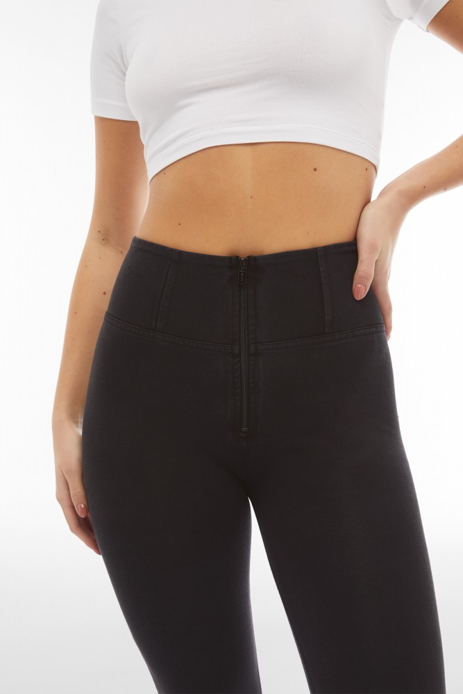 WR.UP® traper, visoki struk, normalna dužina, s patentnim zatvaračem, tamno plave s plavim šavovima