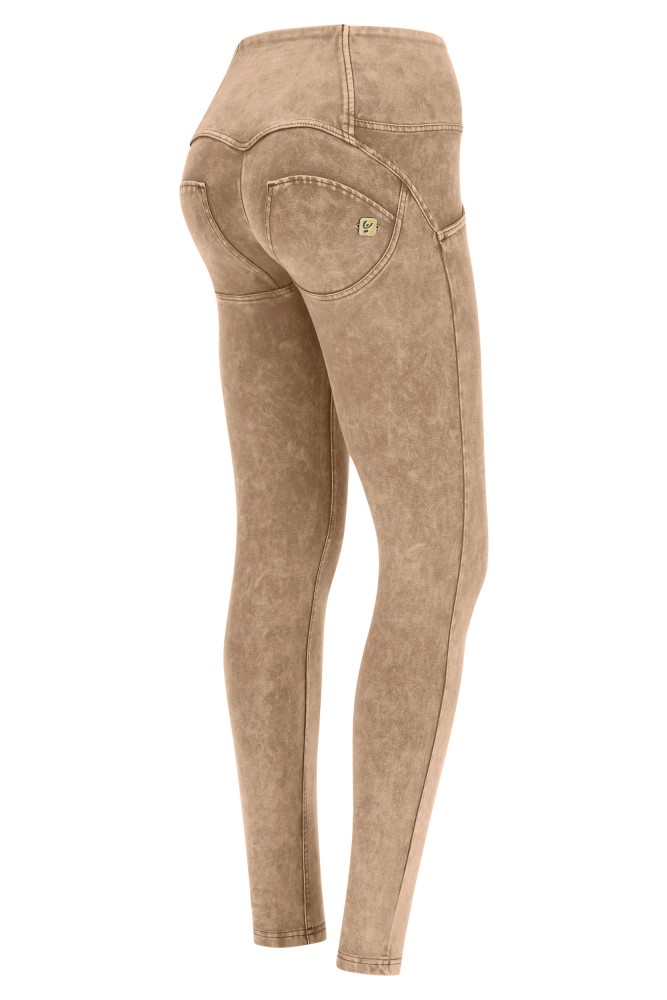 HLAČE WR.UP® S VISOKIM STRUKOM U ACID-WASH STILU S GUMBIMA