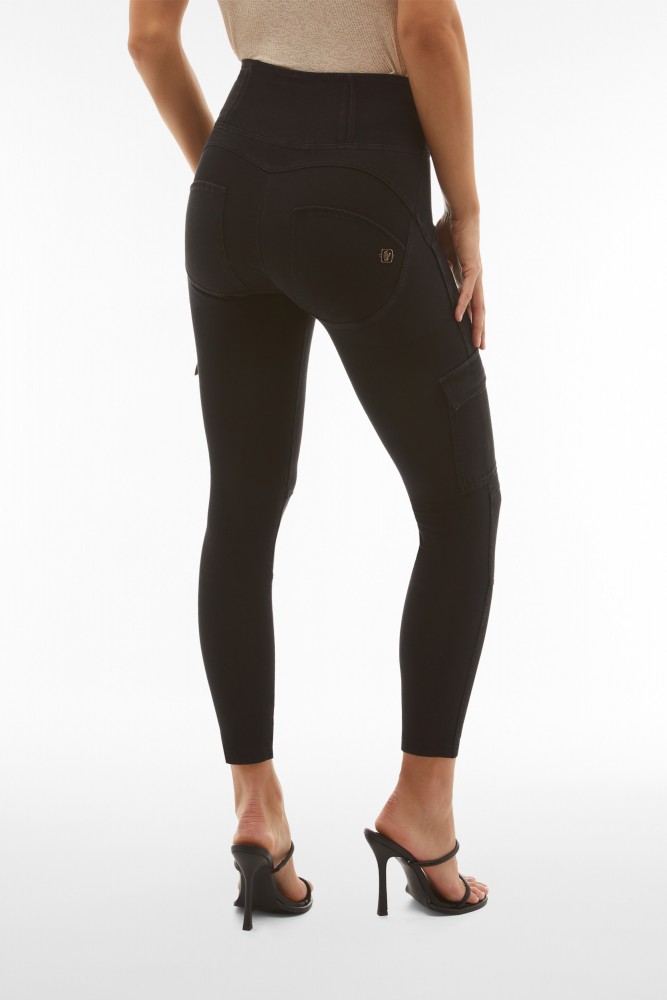 WR.UP® kargo hlače s visokim strukom i dužinom 7/8, crni traper