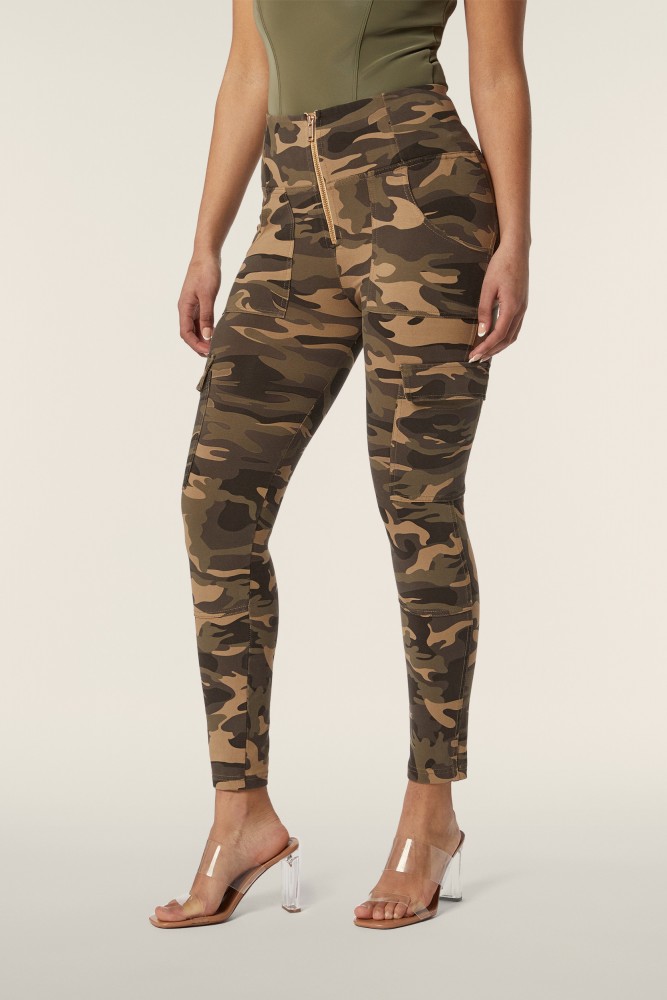 WR.UP® hlače s visokim strukom u cargo stilu od tamnog maskirnog džerseja