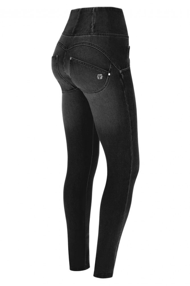 WR.UP® raztrgane push-up kavbojke z visokim pasom iz tkanega denima