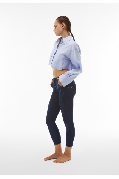 WR.UP® kavbojke 7/8, normalen pas, z elegantnim cvetličnim motivom, SS26