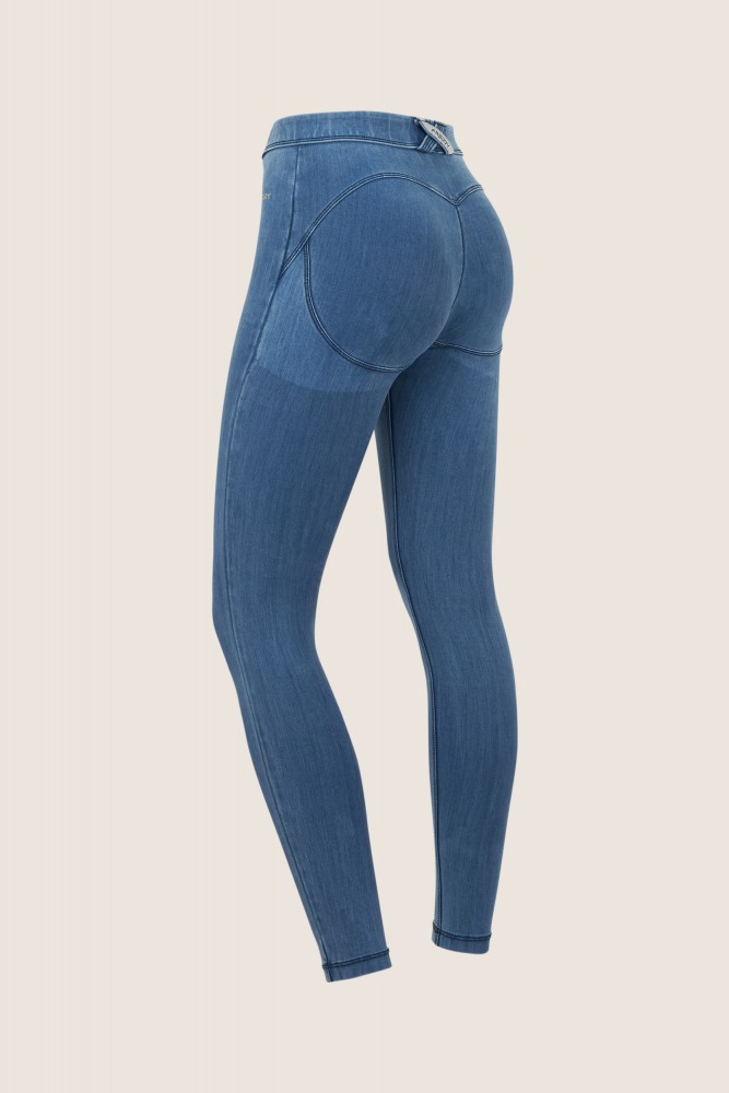 WR.UP® CORE hlače z normalnim pasom iz Tencel temnega denim-a, 